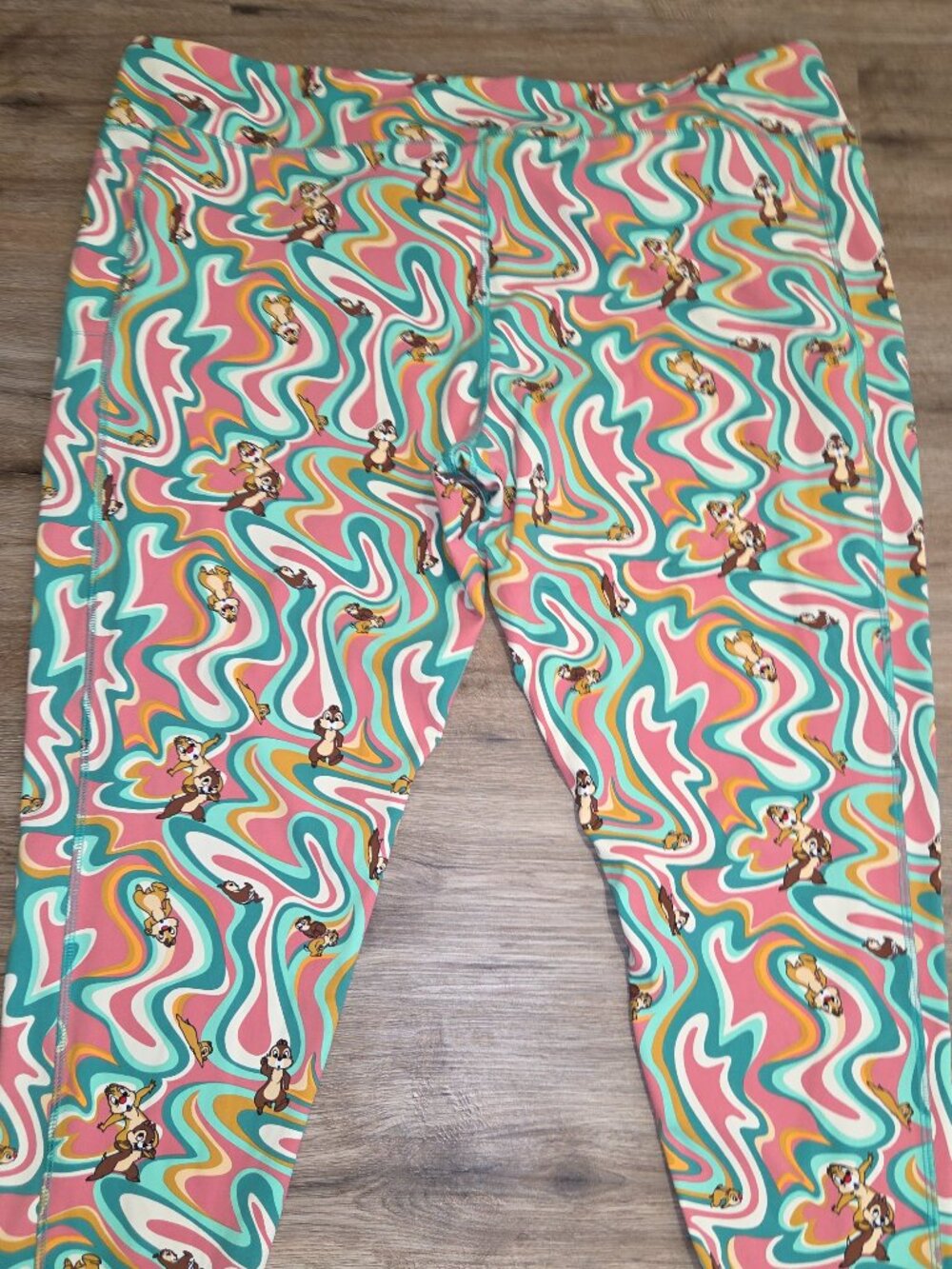 Disney Parks women 2X Crop Leggings Capri Maeve pink
